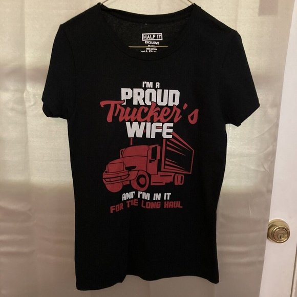 FUNNY VINTAGE “I’m a Proud Trucker’s Wife” T-Shirt Women’s Small - Picture 1 of 1